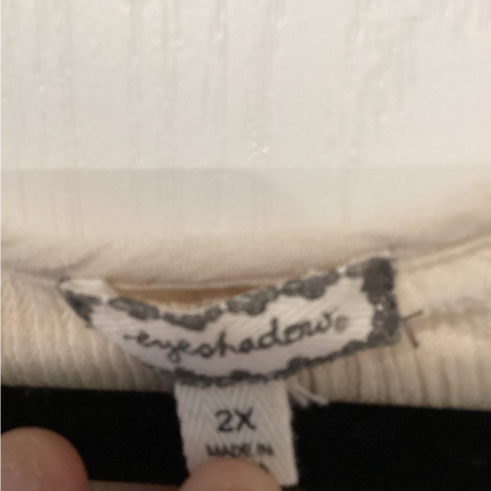 Eyeshadow Cream Blouse with Textured Details size 2XL EUC - Picture 2 of 3